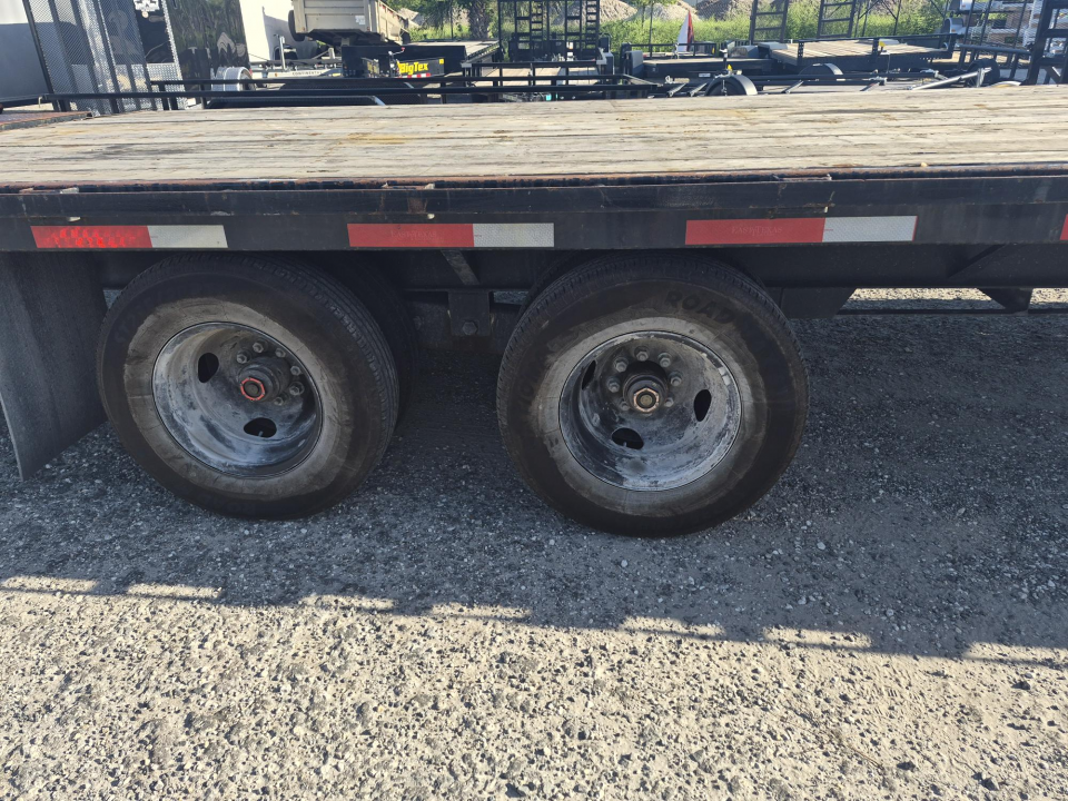 Consignment 40 Ft Gooseneck Trailer with Mega Ramps | 25,900 GVWR | Heavy Duty Equipment Hauler