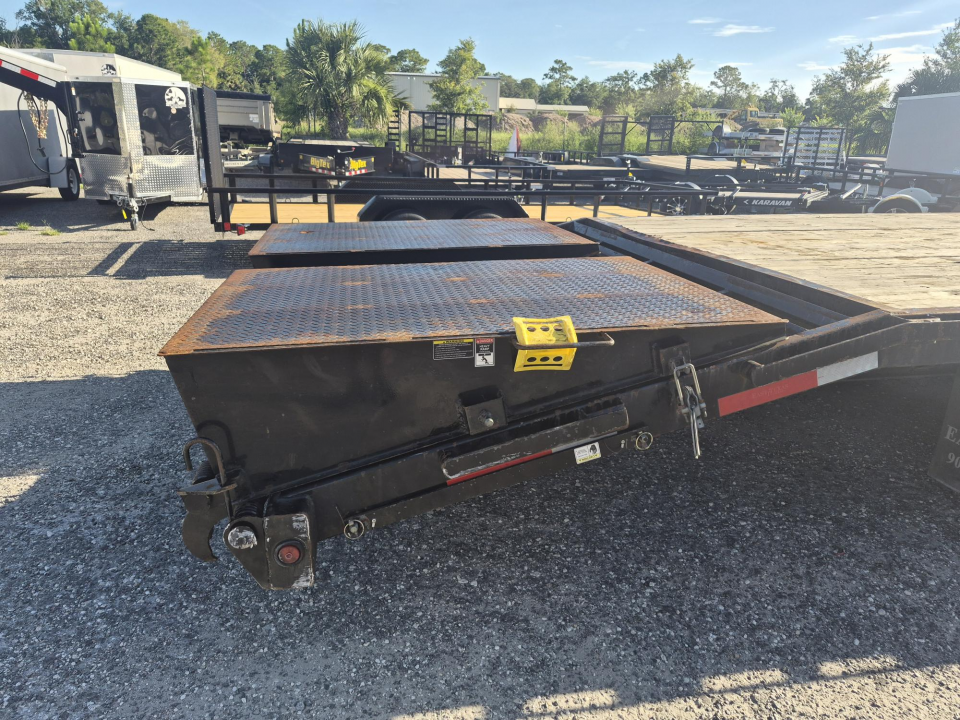 Consignment 40 Ft Gooseneck Trailer with Mega Ramps | 25,900 GVWR | Heavy Duty Equipment Hauler