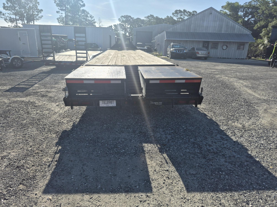 Consignment 40 Ft Gooseneck Trailer with Mega Ramps | 25,900 GVWR | Heavy Duty Equipment Hauler