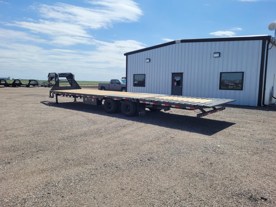 New 2026 Load Trail 102"X36' Gooseneck Hydraulic Dovetail Trailer