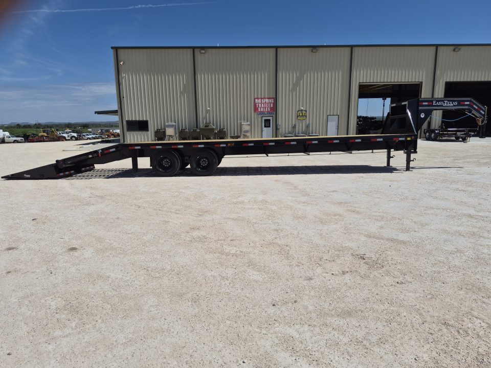 New 2026 East Texas Trailers 32' Gooseneck w/ Macho Ramps