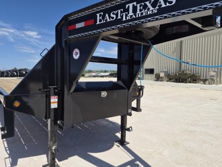 New 2026 East Texas Trailers 32' Gooseneck w/ Macho Ramps
