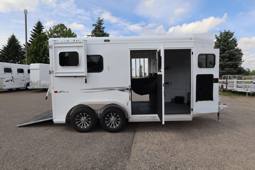 New 2027 Trails West Royale 2 horse BP Trailer