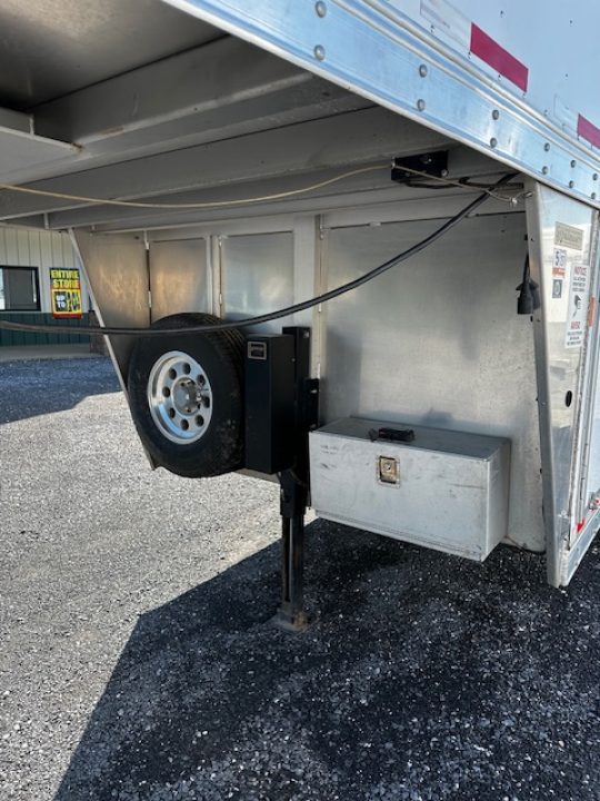 Used 2014 Exiss Trailers 7400 GN 4-H Slant Horse Trailer