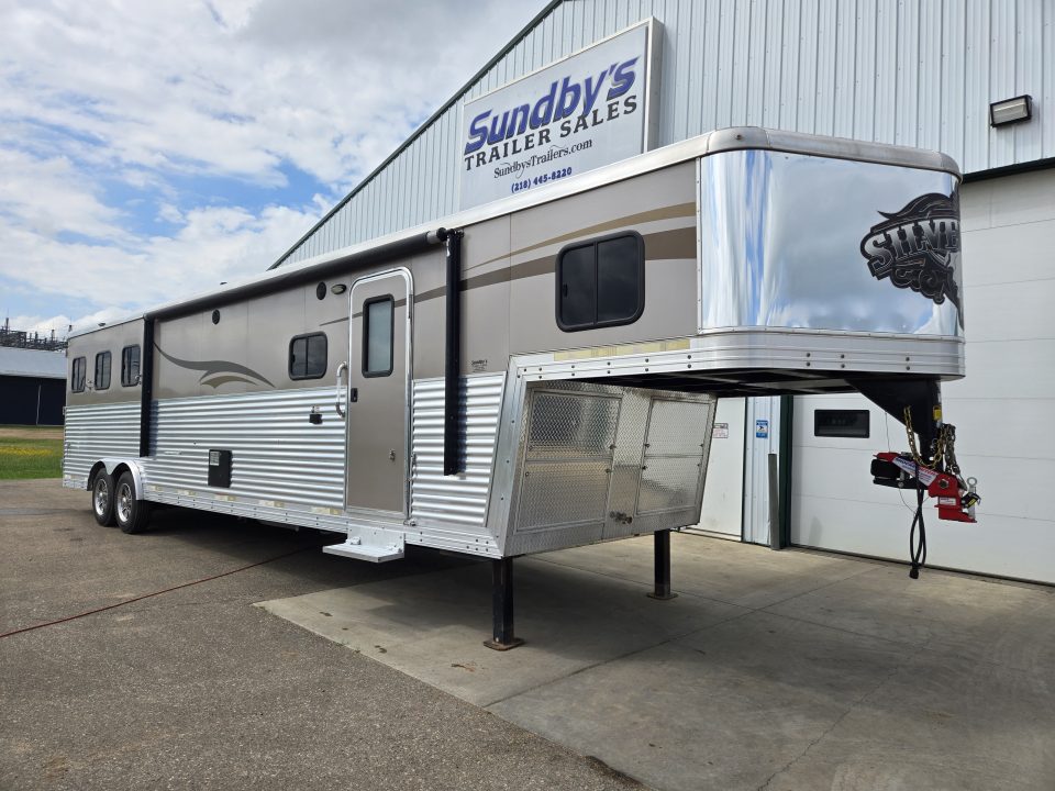 Used 2016 Bison Silverado 3 Horse Trailer