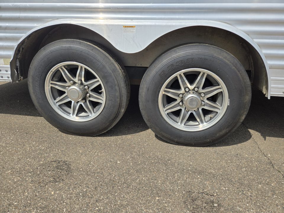 Used 2016 Bison Silverado 3 Horse Trailer