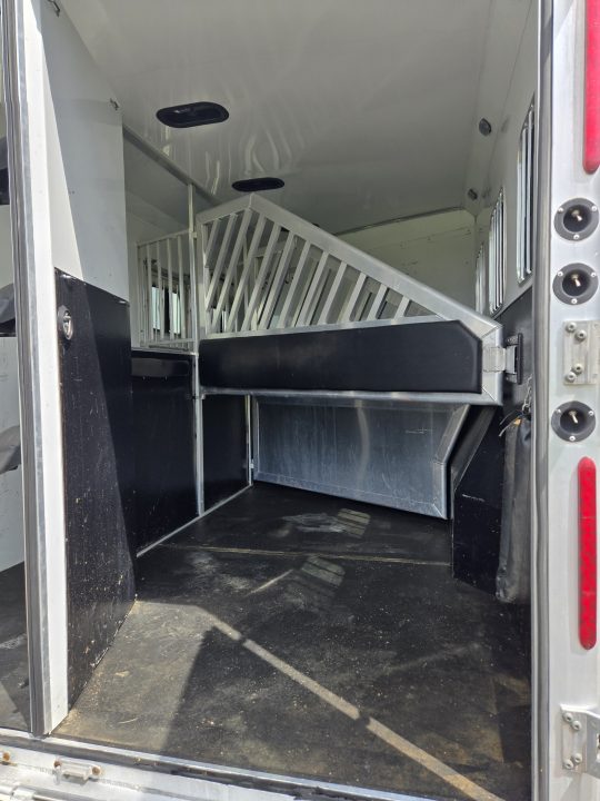 Used 2016 Bison Silverado 3 Horse Trailer