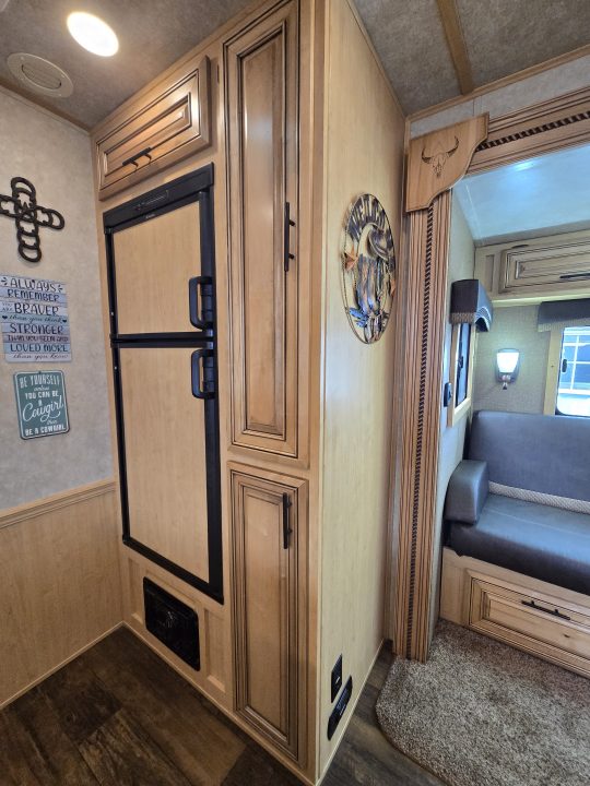 Used 2016 Bison Silverado 3 Horse Trailer