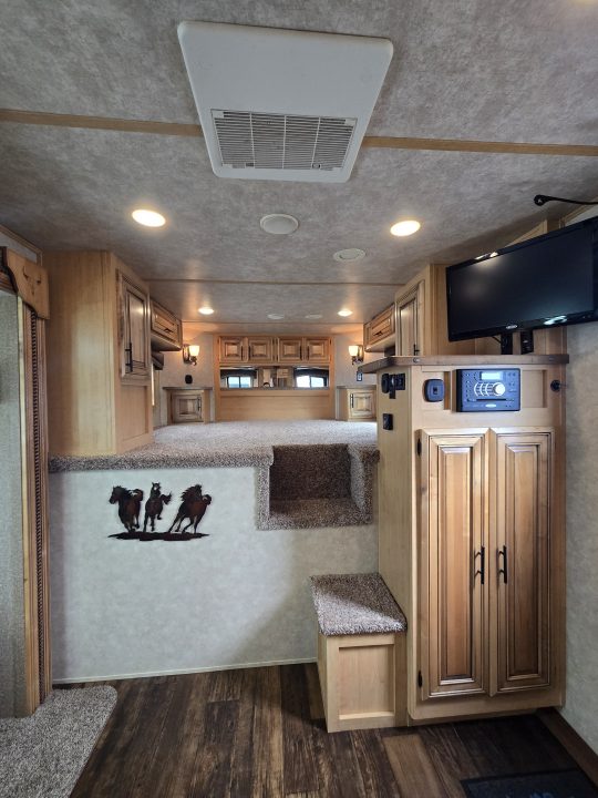 Used 2016 Bison Silverado 3 Horse Trailer