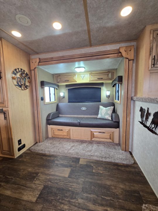 Used 2016 Bison Silverado 3 Horse Trailer
