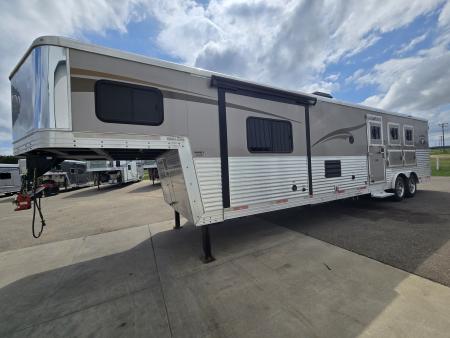 Used 2016 Bison Silverado 3 Horse Trailer