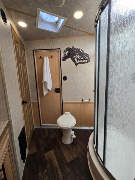 Used 2016 Bison Silverado 3 Horse Trailer
