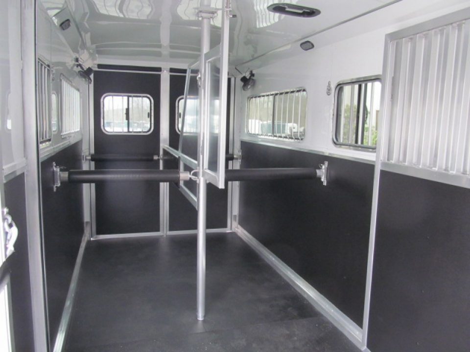 New Shadow Pro Series 2 Plus 1 Gooseneck w/ Dressing Room Horse Trailer