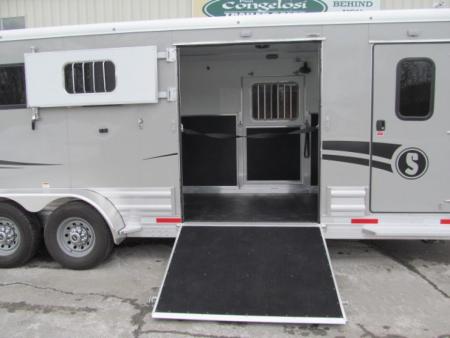 New Shadow Pro Series 2 Plus 1 Gooseneck w/ Dressing Room Horse Trailer