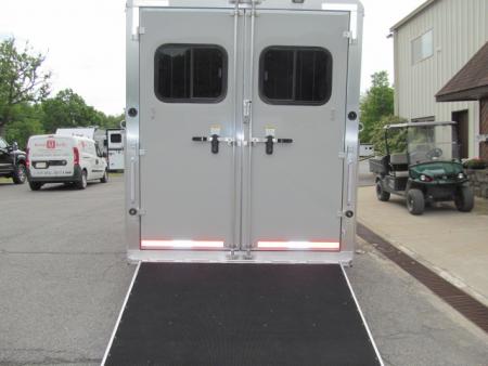 New Shadow Pro Series 2 Plus 1 Gooseneck w/ Dressing Room Horse Trailer
