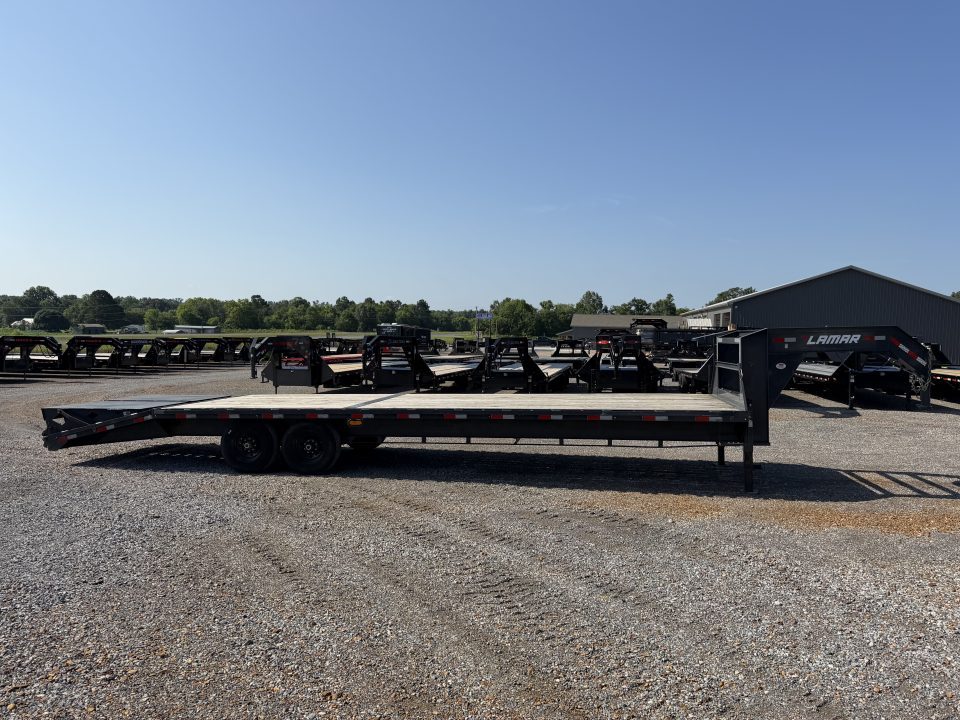 Used 2022 Lamar 102" x 30' 14k Gooseneck Flatbed Trailer