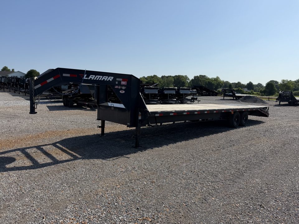 Used 2022 Lamar 102" x 30' 14k Gooseneck Flatbed Trailer