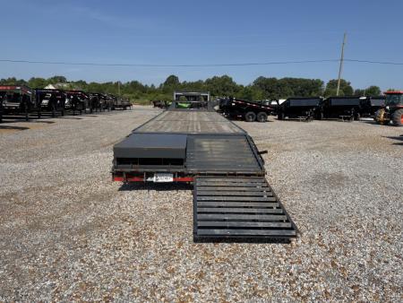 Used 2022 Lamar 102" x 30' 14k Gooseneck Flatbed Trailer