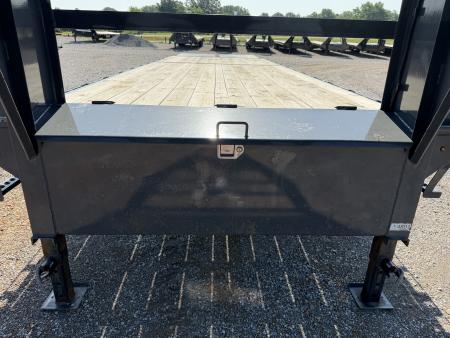 Used 2022 Lamar 102" x 30' 14k Gooseneck Flatbed Trailer