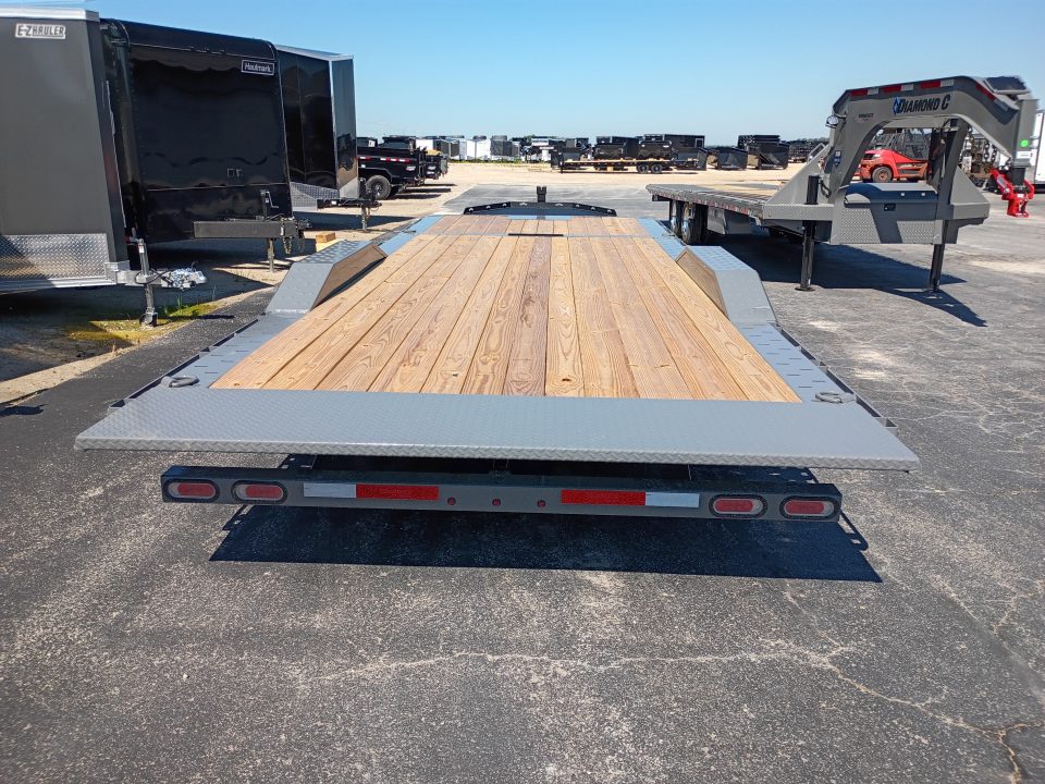 New 2026 Diamond C Trailers HXD210 24X102
