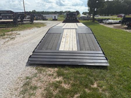Used 2025 MAXX-D YDX GN 102X32 HYDRO JACK HYDRO TAIL Flatbed Trailer