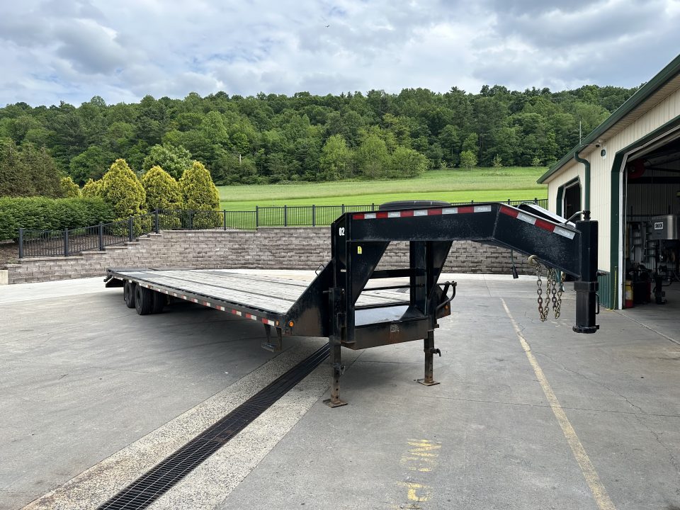 Used 2022 Big Tex Trailers GN40 Flatbed Trailer