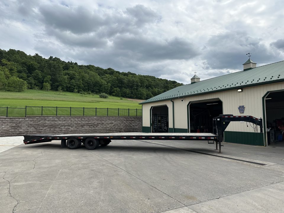 Used 2022 Big Tex Trailers GN40 Flatbed Trailer