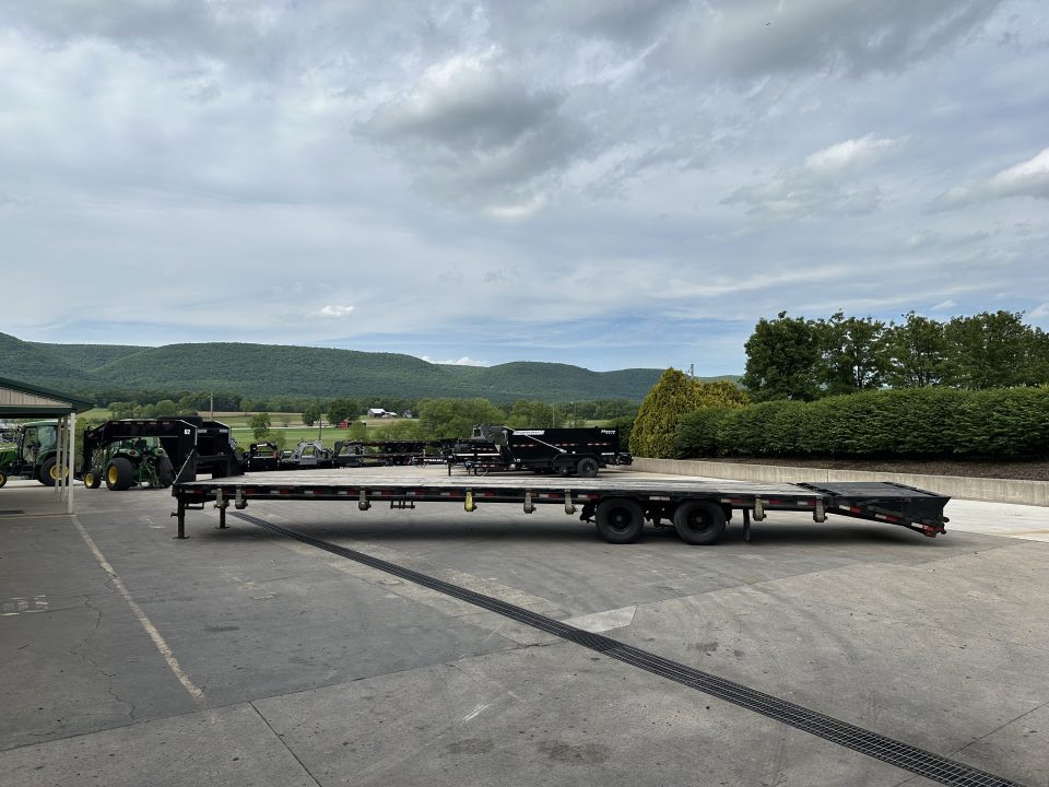Used 2022 Big Tex Trailers GN40 Flatbed Trailer