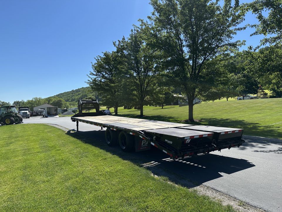 Used 2023 PJ Trailers LD 30' with Monster Ramps