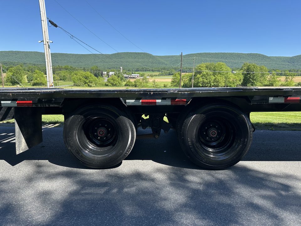 Used 2023 PJ Trailers LD 30' with Monster Ramps