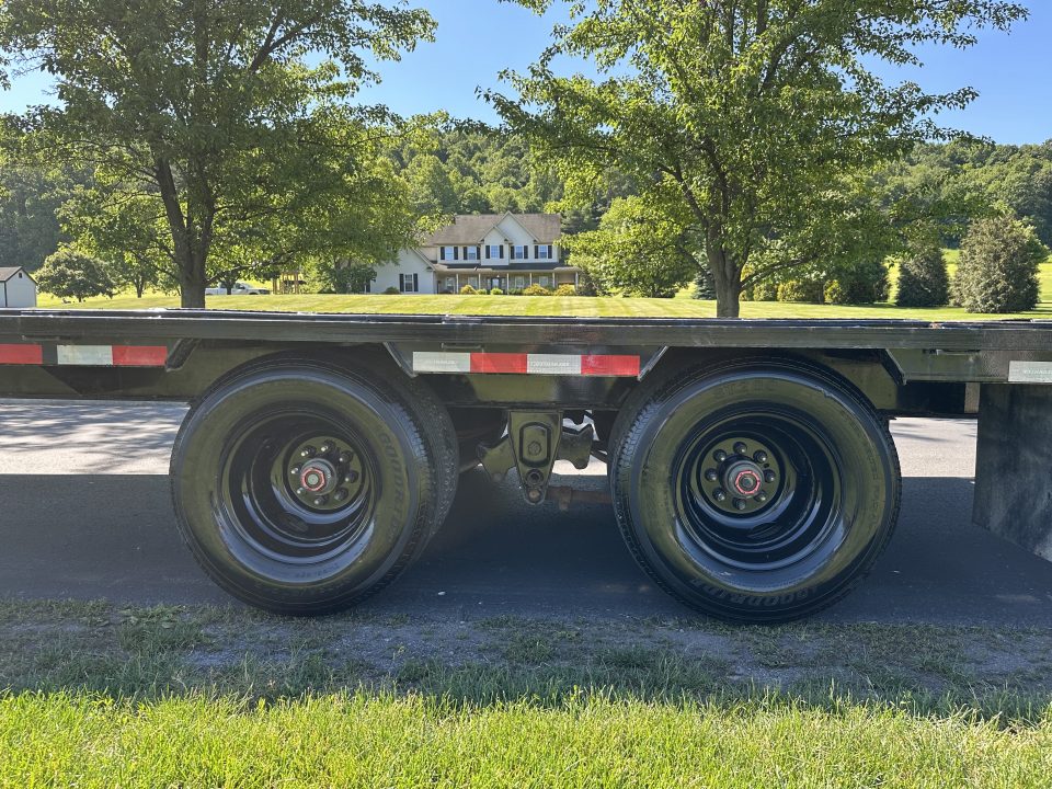 Used 2023 PJ Trailers LD 30' with Monster Ramps