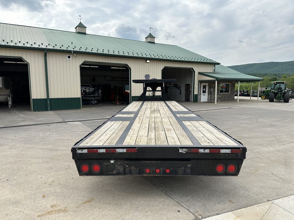 Used 2022 PJ LD30' with Monster Ramps