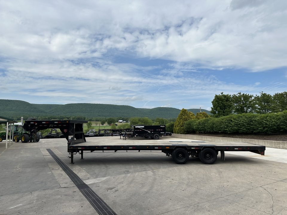 Used 2022 PJ LD30' with Monster Ramps