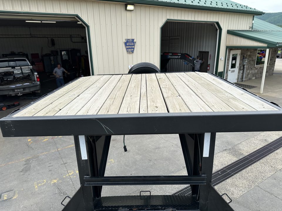 Used 2022 PJ LD30' with Monster Ramps