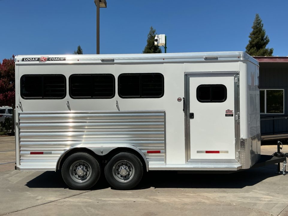 New 2026 Logan Coach RIOT3BP RIOT 3H BP Horse Trailer