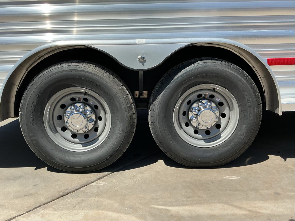 New 2026 Logan Coach RIOT3BP RIOT 3H BP Horse Trailer