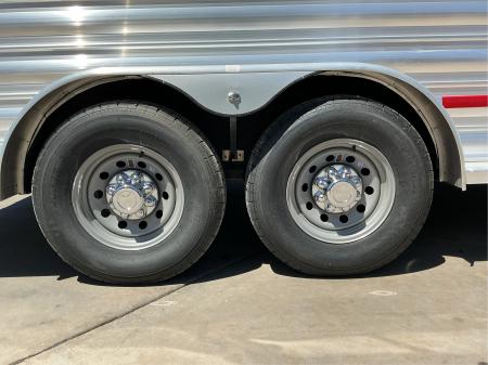 New 2026 Logan Coach RIOT3BP RIOT 3H BP Horse Trailer