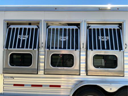New 2026 Logan Coach RIOT3BP RIOT 3H BP Horse Trailer