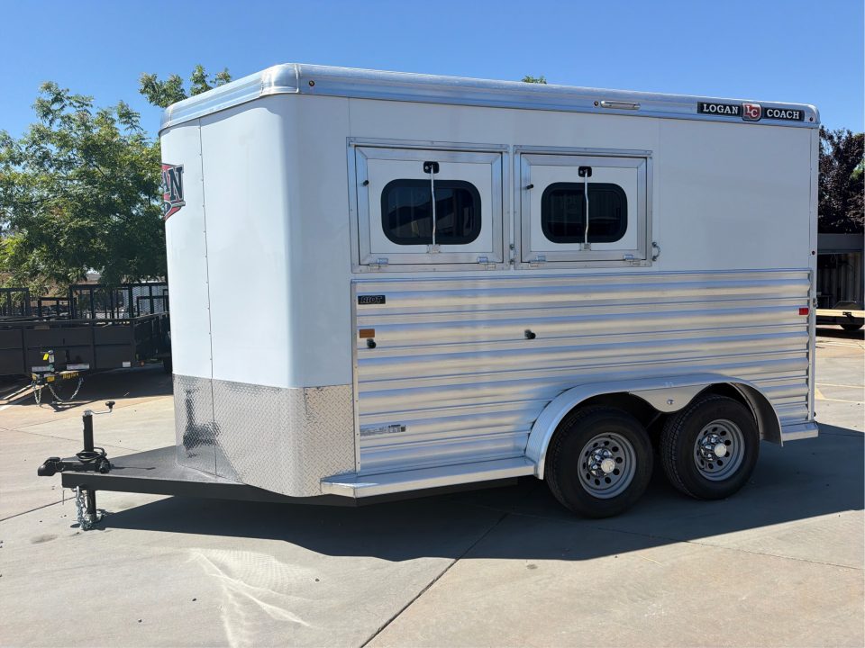 New 2026 Logan Coach RIOT2BP RIOT 2H BP Horse Trailer