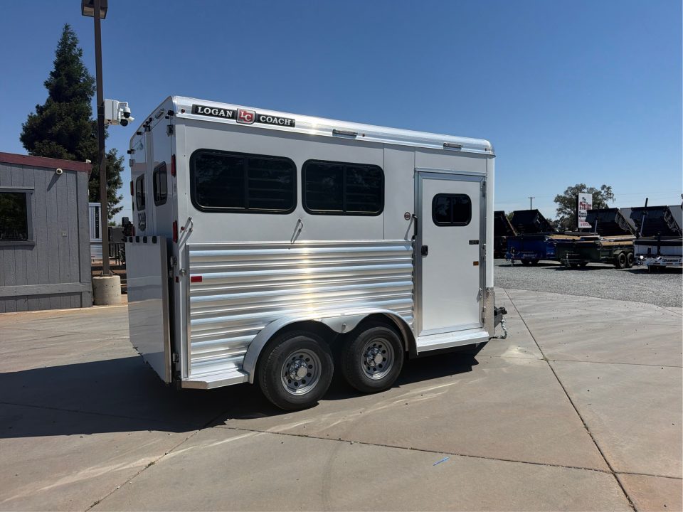 New 2026 Logan Coach RIOT2BP RIOT 2H BP Horse Trailer