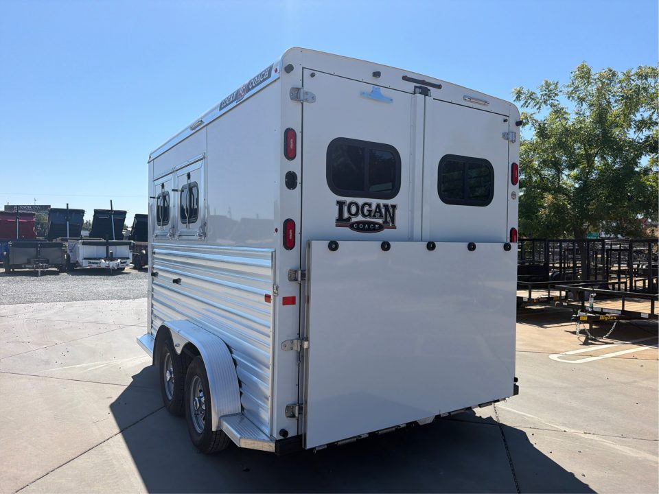 New 2026 Logan Coach RIOT2BP RIOT 2H BP Horse Trailer