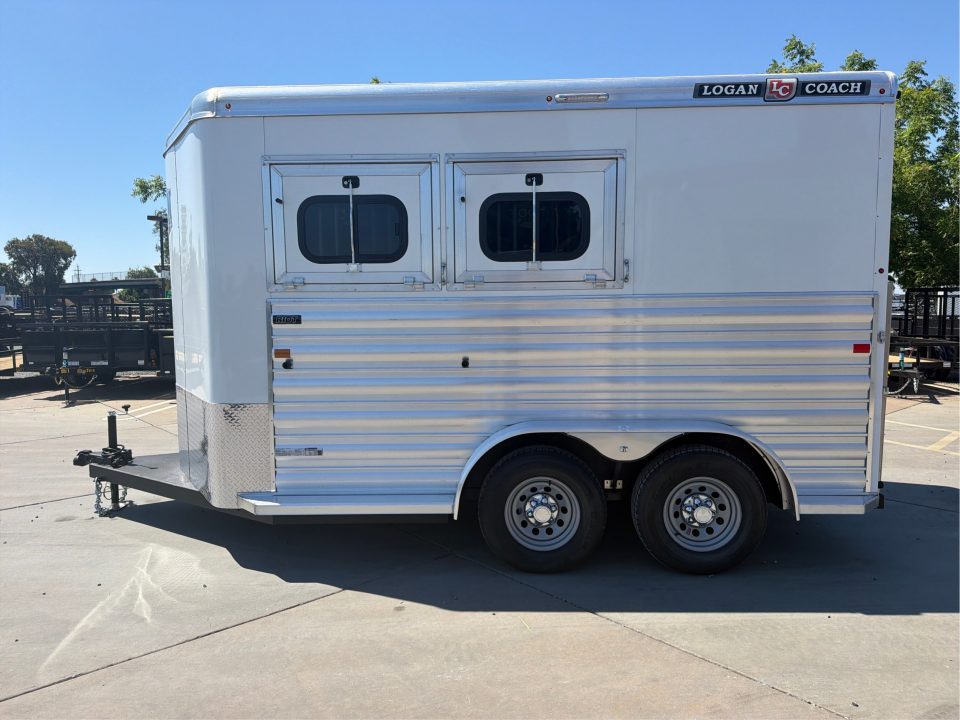 New 2026 Logan Coach RIOT2BP RIOT 2H BP Horse Trailer