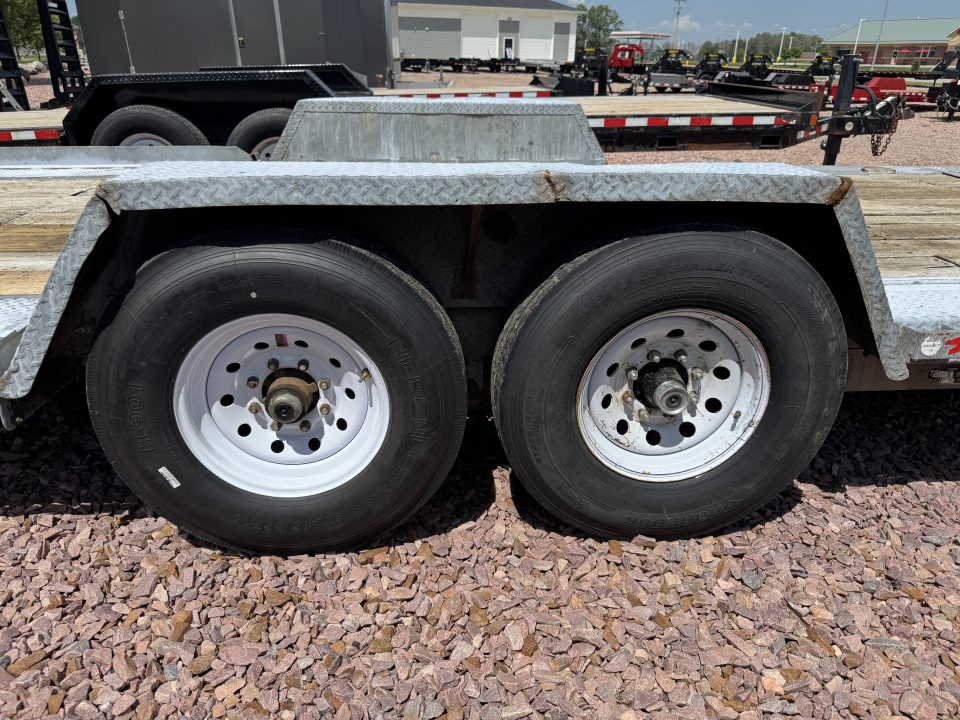 Used 2015 Midsota TB24GN Tilt Trailer