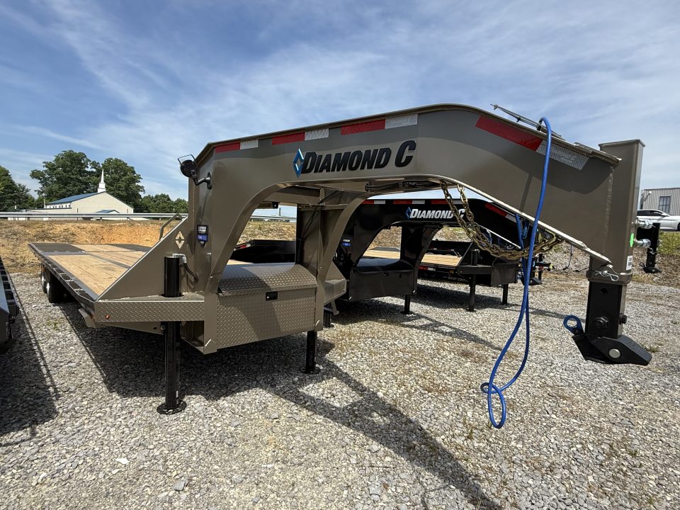 New 2026 Diamond C FMAX 212 Flatbed Trailer, PACESETTER EDITION, HYD JACKS AND DOVETAIL, DISC BRAKES, 17.5 ALUMINUM OUTER WHEELS