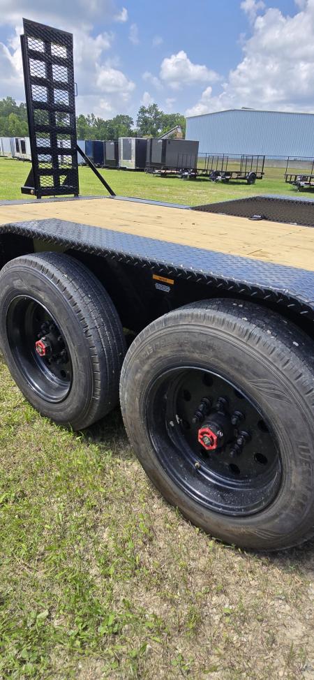 New 2027 MAXX-D H8B10224 Equipment Trailer