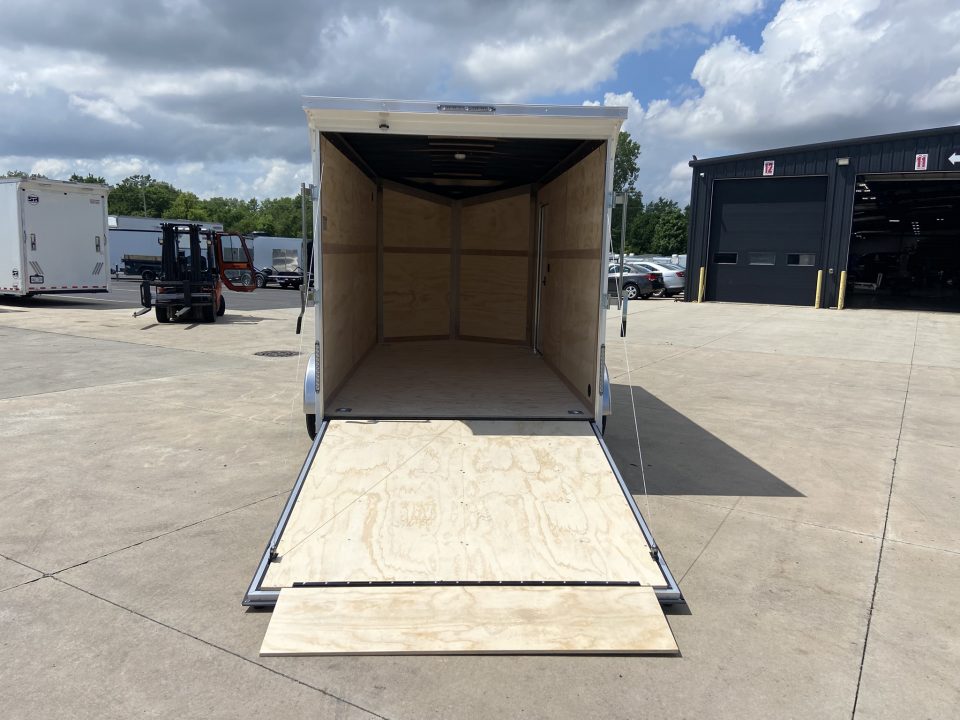 New United UJ-7X16 Enclosed Trailer AMERICA 250