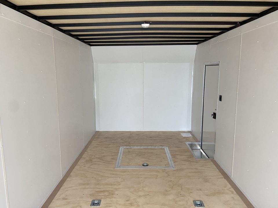 New United CLA-8.5X28 Racing Trailer
