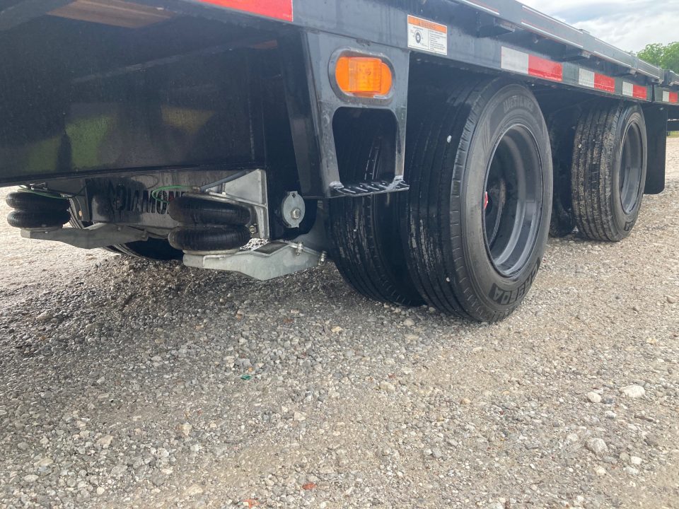 New 2025 Diamond C Trailers 102X53 TANDEM 40K STEPDECK W/ HYDROJACKS, AIR RIDE/FRONT LIFT AXLE, 60" SPREAD & DISC BRAKES Flatbed Trailer