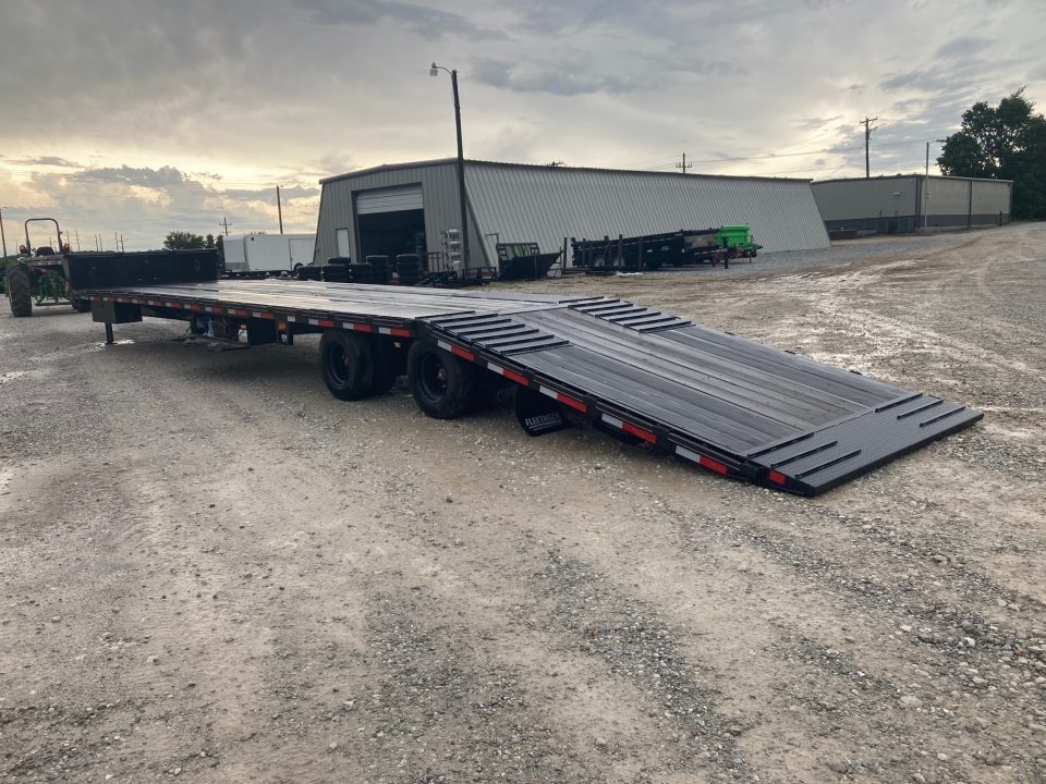 New 2025 Diamond C Trailers 102X53 TANDEM 40K STEPDECK W/ HYDROJACKS, AIR RIDE/FRONT LIFT AXLE, 60" SPREAD & DISC BRAKES Flatbed Trailer