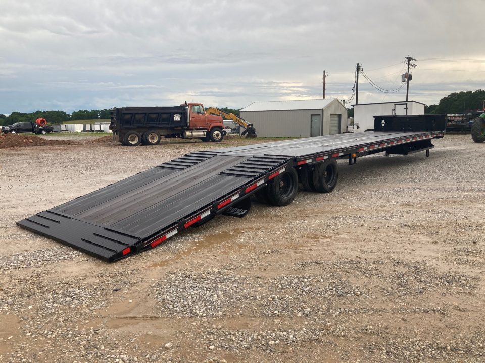 New 2025 Diamond C Trailers 102X53 TANDEM 40K STEPDECK W/ HYDROJACKS, AIR RIDE/FRONT LIFT AXLE, 60" SPREAD & DISC BRAKES Flatbed Trailer